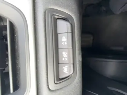Photo 7 Renault Captur  E-Tech full hybrid 145