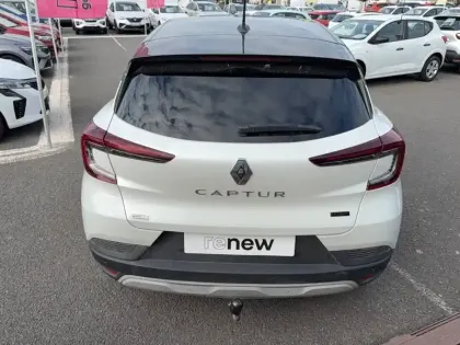 Photo 18 Renault Captur  E-Tech full hybrid 145