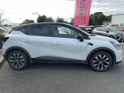 Photo 13 Renault Captur  E-Tech full hybrid 145