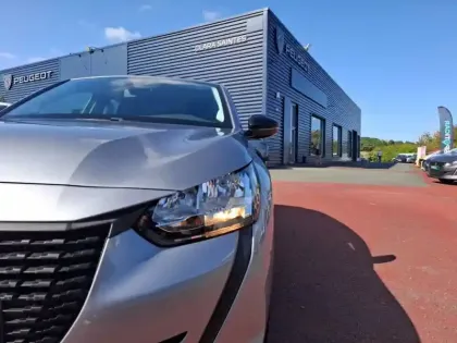 Photo 15 Peugeot 208  PureTech 75 S&S BVM5