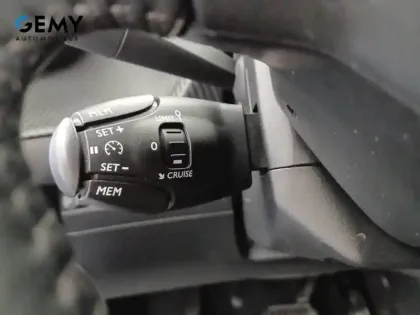 Photo 15 Peugeot 208  Electrique 50 kWh 136ch
