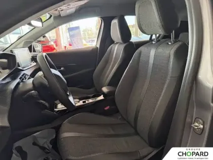 Photo 8 Peugeot 208  Electrique 50 kWh 136ch