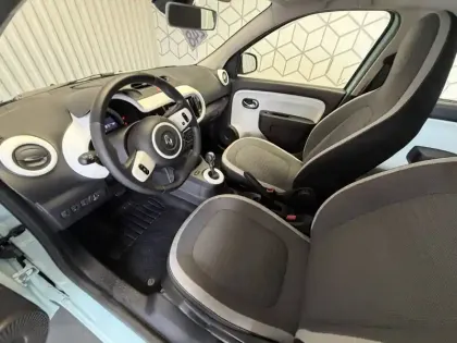 Photo 27 Renault Twingo  III E-Tech