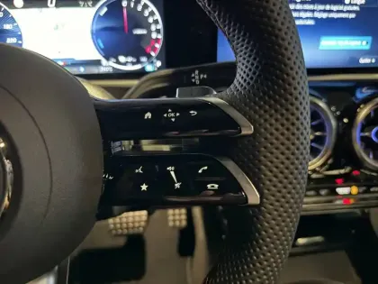 Photo 7 Mercedes Classe A  250 e Hybrid EQ