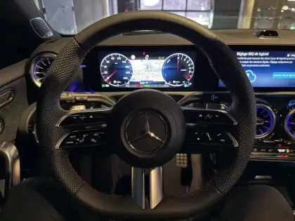 Photo 6 Mercedes Classe A  250 e Hybrid EQ