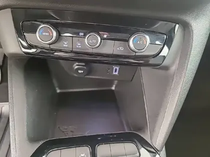 Photo 18 Opel Corsa  Electrique 136 ch & Batterie 50 kWh