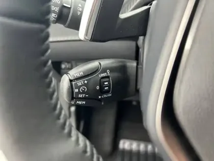 Photo 18 Peugeot 208  Hybrid 110 e-DCS6