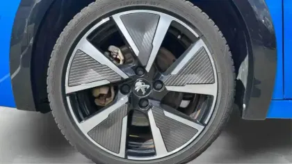 Photo 10 Peugeot 208  Electrique 50 kWh 136ch
