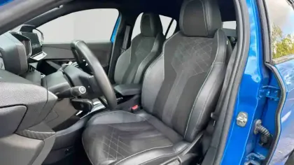 Photo 11 Peugeot 208  Electrique 50 kWh 136ch