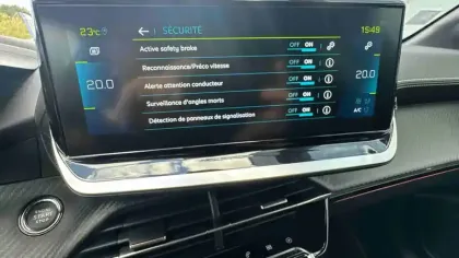 Photo 23 Peugeot 208  Electrique 50 kWh 136ch