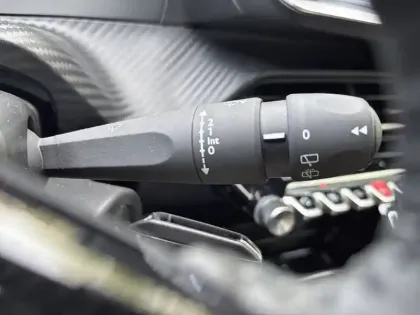 Photo 18 Peugeot 208  Hybrid 110 ch e-DCS6