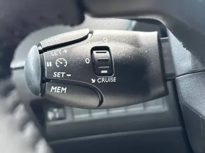 Photo 19 Peugeot 208  Hybrid 110 ch e-DCS6