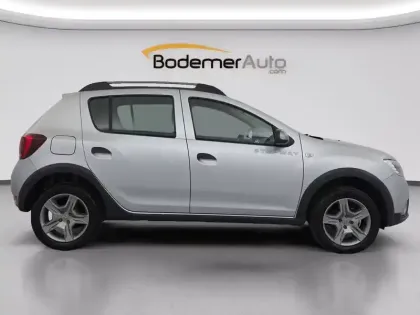 Photo 101 Dacia Sandero  Blue dCi 95