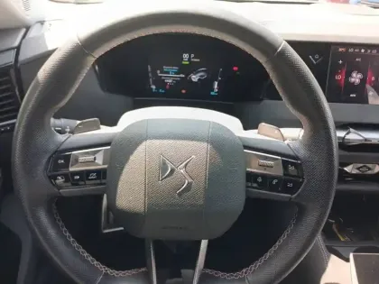 Photo 8 DS DS 4  Hybride E-Tense 225 EAT8
