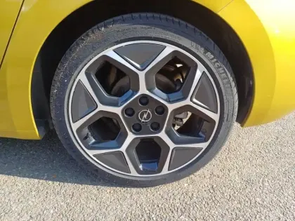 Photo 12 Opel Astra  1.2 Turbo 130 ch BVA8
