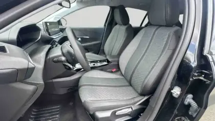 Photo 10 Peugeot 208  Hybrid 110 ch e-DCS6