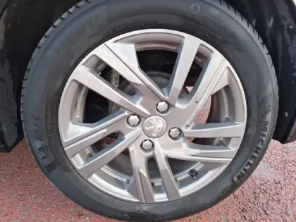 Photo 12 Peugeot 208  PureTech 100 S&S BVM6