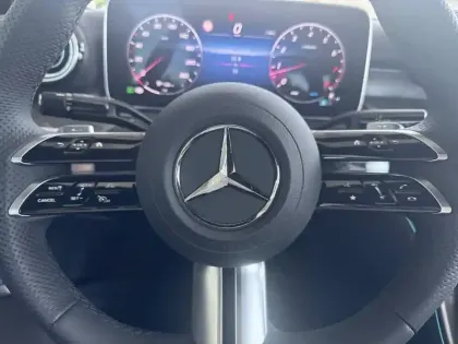 Photo 15 Mercedes CLE  Cabriolet 200 9G-Tronic