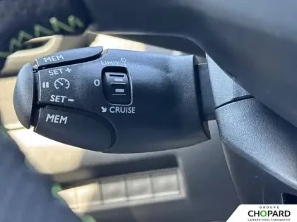Photo 17 Peugeot 2008  Hybrid 145 ch e-DCS6