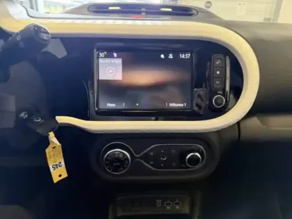 Photo 31 Renault Twingo  III E-Tech