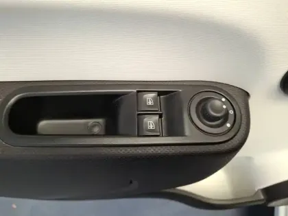 Photo 16 Renault Twingo  III E-Tech