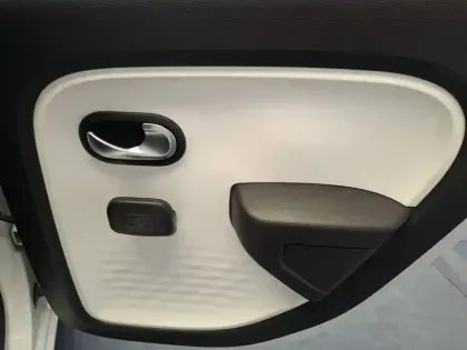 Photo 23 Renault Twingo  III E-Tech