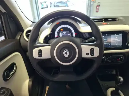 Photo 26 Renault Twingo  III E-Tech