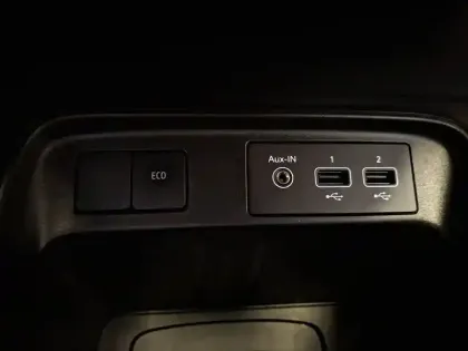 Photo 39 Renault Twingo  III E-Tech