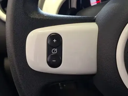 Photo 32 Renault Twingo  III E-Tech