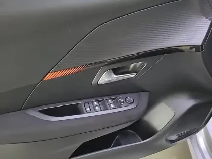 Photo 31 Peugeot 208  Electrique 50 kWh 136ch