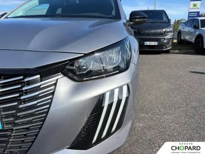 Photo 20 Peugeot 208  Hybrid 100 e-DCS6