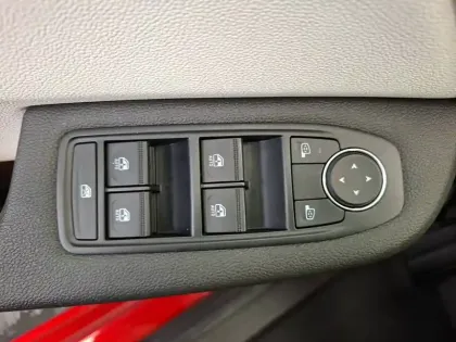 Photo 15 Renault Clio  E-Tech full hybrid 145