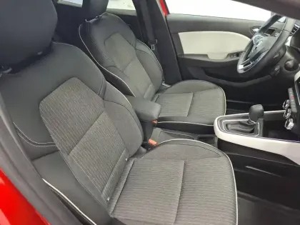 Photo 8 Renault Clio  E-Tech full hybrid 145