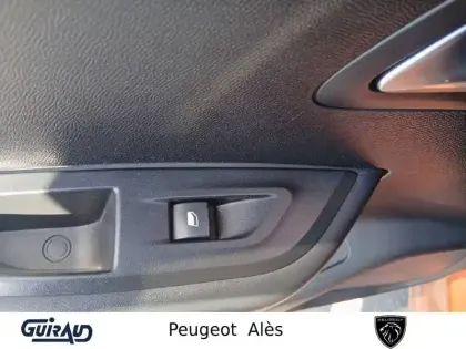 Photo 13 Peugeot 2008  BlueHDi 110 S&S BVM6