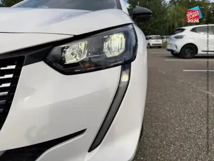 Photo 12 Peugeot 208  1.2 PureTech 100ch S/S Allure EAT8 CarPlay