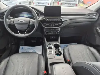 Photo 10 Ford Kuga  2.5 Duratec 190ch FHEV E85 Vignale BVA