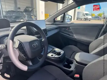 Photo 14 Toyota C-HR + 224ch 77kWh Design Grande Autonomie NG25