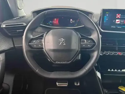 Photo 12 Peugeot 2008  e- 136ch Roadtrip
