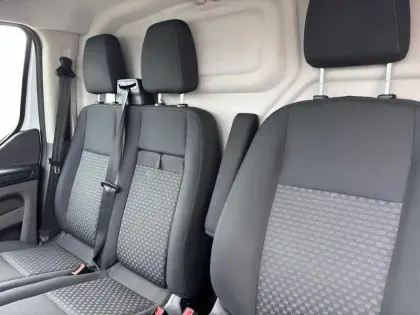 Photo 8 Ford Custom Transit  Fg 300 L1H1 2.0 EcoBlue 130 Trend Business 7cv
