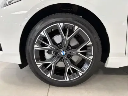 Photo 8 BMW Serie 1 Série 1 116A 122ch M Sport Design DKG7