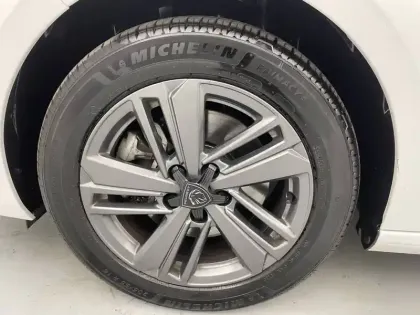 Photo 17 Peugeot 308  BlueHDi 130ch S&S EAT8