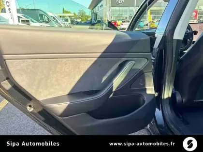 Photo 27 Tesla Model 3  Long-Range RWD