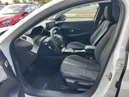 Photo 6 Peugeot 208  Electrique 50 kWh 136ch