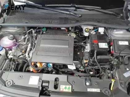Photo 11 Peugeot 208  Electrique 156 ch 54 kWh