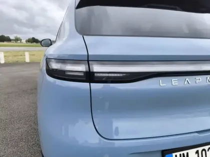 Photo 16 Leapmotor B10  REEV 18.8 kWh - 160 kW