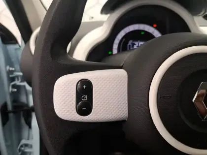 Photo 29 Renault Twingo  III E-Tech