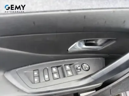 Photo 11 Peugeot 308  PureTech 130ch S&S BVM6