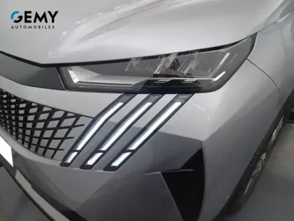 Photo 16 Peugeot 5008  Hybrid 145 ch e-DCS6
