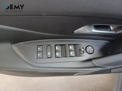 Photo 13 Peugeot 308  Electrique 55 kWh 156ch