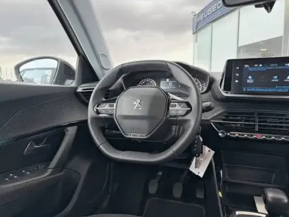 Photo 8 Peugeot 2008  PureTech 100 S&S BVM6